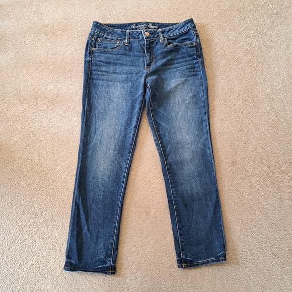 American Eagle Slouchy Jeans Women's 6 Blue Denim Relaxed Fit Mid Wash Jeans - Picture 1 of 14
